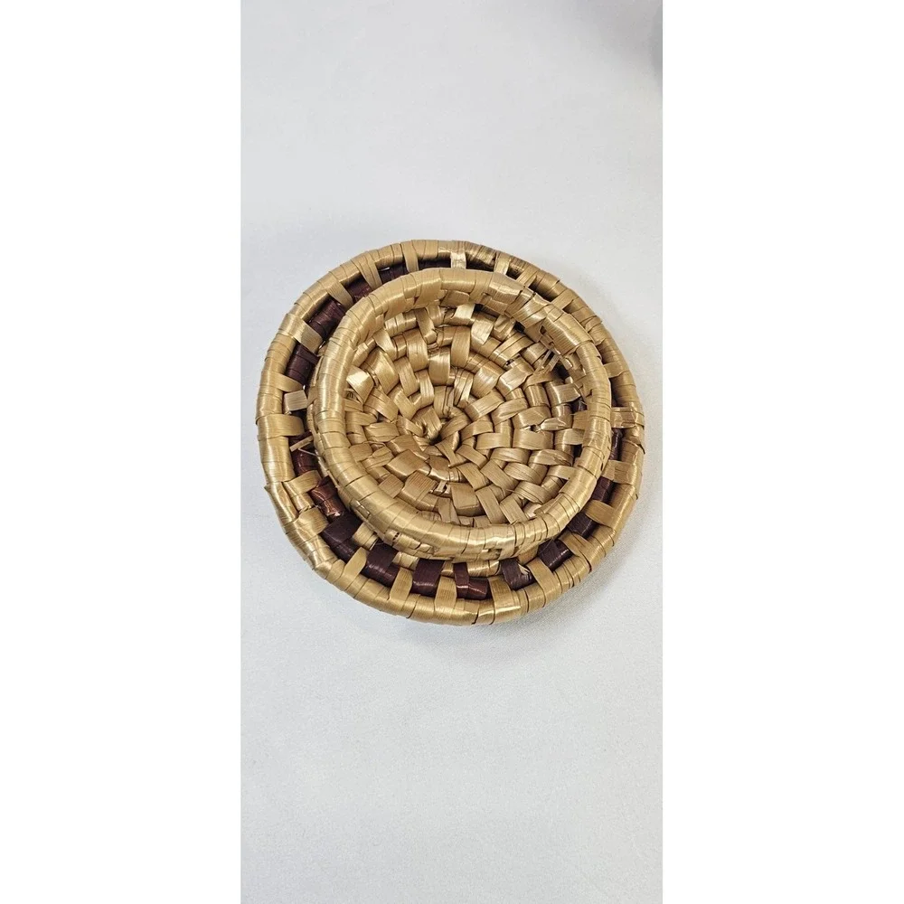 Handmade Wicker/Raffia Lidded Basket Small Round Jewelry Trinket Storage‎